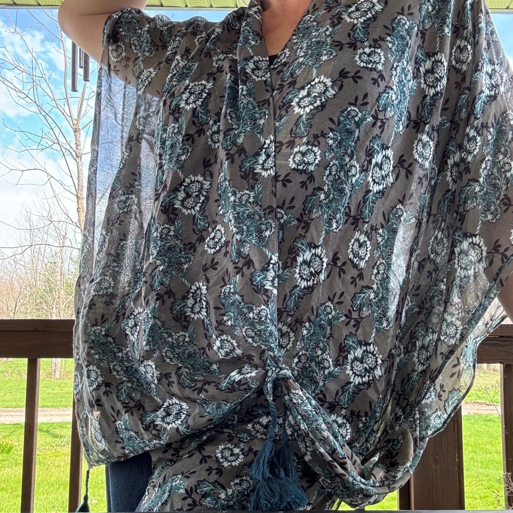 (OS) NWT Quagga GREENLABEL Wrap w/ Armholes & Tassels Floral Dark Teal & Grey - Picture 2 of 11